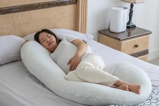 Pregnancy Pillows and Sleep Disorders: Can They Help with Insomnia or Sleep Apnea?